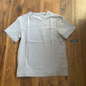 Jaanuu Scrub Top Gray medium nwt